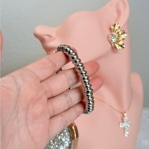 ⚜️ Trendy Silver Stretch Bracelet